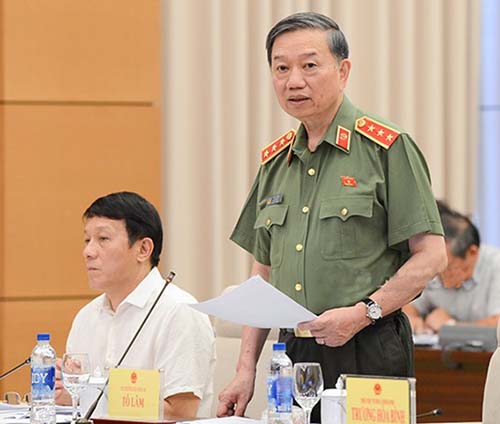Bộ trưởng Bộ Công an Tô Lâm tại phiên chất vấn của Phiên họp 26 UBTVQH. Bộ trưởng Bộ Công an Tô Lâm tại phiên chất vấn của Phiên họp 26 UBTVQH.