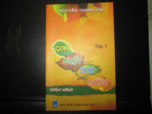 Chân dung tác giả và tác phẩm Gom nhặt dọc đường.