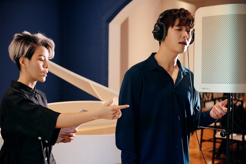 Vũ Cát Tường hợp tác cùng ca sĩ Shin Hyun Woo trong sản phẩm mang tên Come Back Home do chính cô sáng tác, phát hành nhạc tại Hàn Quốc.