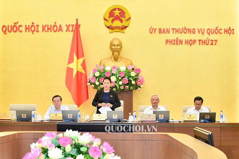 Chủ tịch Quốc hội Nguyễn Thị Kim Ngân phát biểu tại phiên họp.