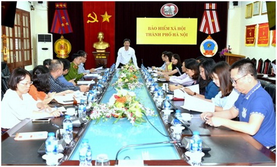 Một buổi làm việc của BHXH thành phố với các doanh nghiệp.