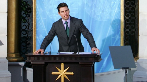 Tom Cruise hăng hái tuyên truyền về Khoa luận giáo. Tom Cruise hăng hái tuyên truyền về Khoa luận giáo.