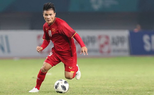 Quang Hải được khuyên nên xuất ngoại thi đấu để phát triển tài năng.