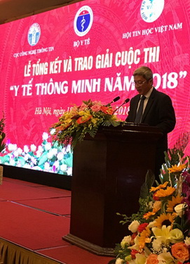 Thứ trưởng Bộ Y tế Nguyễn Trường Sơn phát biểu tại buổi lễ.