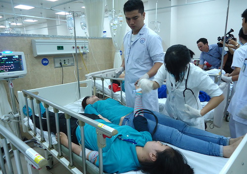 Ngộ độc bếp ăn tập thể xảy ra tại nhiều địa phương.