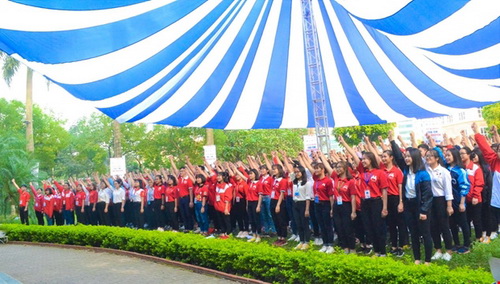 Tình nguyện viên tham gia chương trình đem đến tinh thần rạng rỡ, quyết tâm nỗ lực hết sức mình.