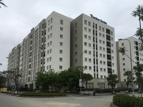 Một khu nhà ở xã hội ven Đại lộ Thăng Long vắng người ở dù xây xong đã lâu.