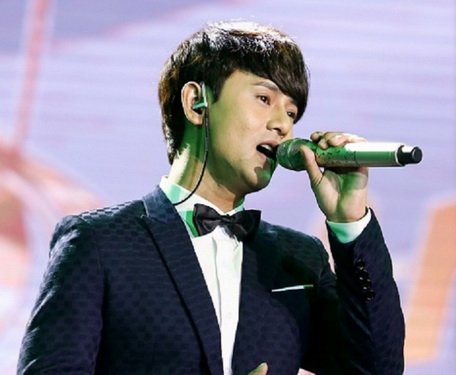 Tham gia cuộc thi sáng tác Sing My Song nhưng Ưng Đại Vệ gây chú ý nhờ đời tư nhiều hơn cả.