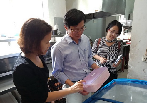 Kiểm tra ATTP tại tuyến phố thí điểm.