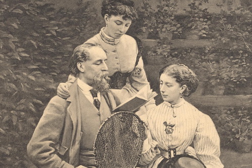 Dickens trong vòng tay phái đẹp.