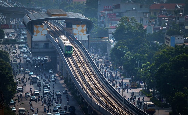 Tuyến đường sắt trên cao Hà Đông - Cát Linh chỉ dài 13km. Giá thành lại đắt hơn nhiều so với xe buýt. Không hề có hiệu quả mà chi phí lại quá đắt. Nếu tính 15.000 đồng/ vé thì phải hơn 1.000 năm mới thu lại được vốn.