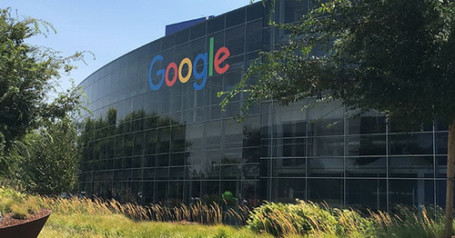 Googleplex là trụ sở hợp tác của Google và công ty mẹ là Alphabet tại Mountain View (California).