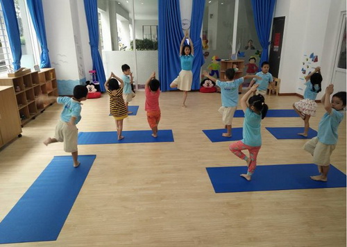 Yoga mang lại sự thay đổi tuyệt vời từ thể chất đến tâm trí cho trẻ em.