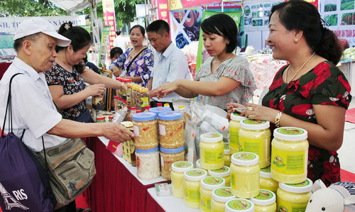Người Việt sẵn sàng ưu tiên dùng hàng Việt với chất lượng và giá cả tương đương với nước khác nhưng chỉ trông đợi vào sự quý mến là chưa đủ.