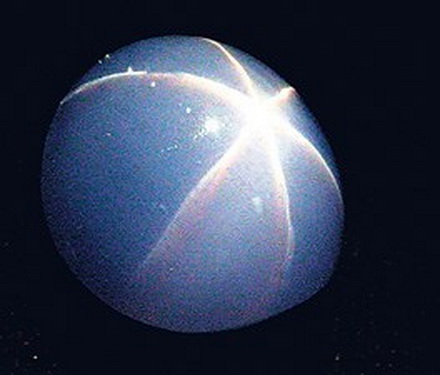 Ngôi sao Ấn Độ - Một trong những viên đá quý hiếm nhất thế giới.