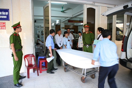 Sự có mặt của lực lượng công an góp phần làm cho công tác an ninh bệnh viện được đảm bảo hơn.