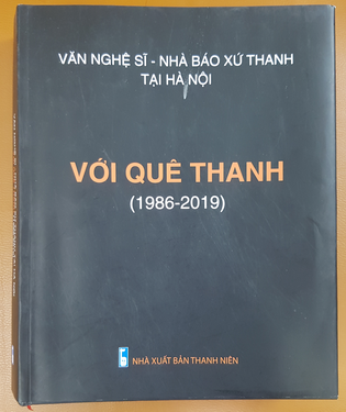 Bìa cuốn sách Với quê Thanh.