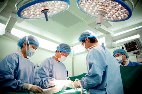 Rủi ro tai biến y khoa trong các ca phẫu thuật khá cao.