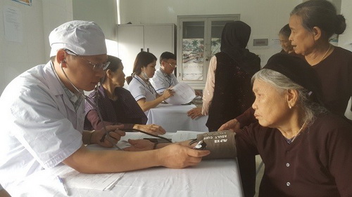 Người bệnh cần kiểm tra huyết áp thường xuyên.