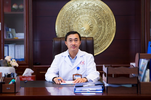 GS.TS. Trần Văn Thuấn.