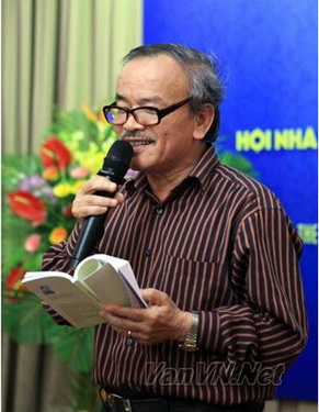 Nhà thơ Nguyễn Hoàng Sơn.