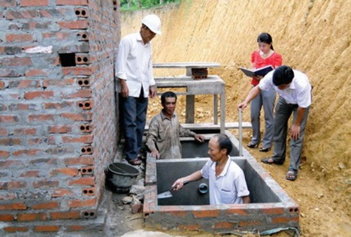 Mô hình nhà tiêu hợp vệ sinh ở thôn bản. Mô hình nhà tiêu hợp vệ sinh ở thôn bản.