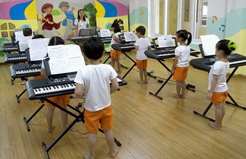 Âm nhạc giúp trẻ phát triển tư duy tốt hơn.