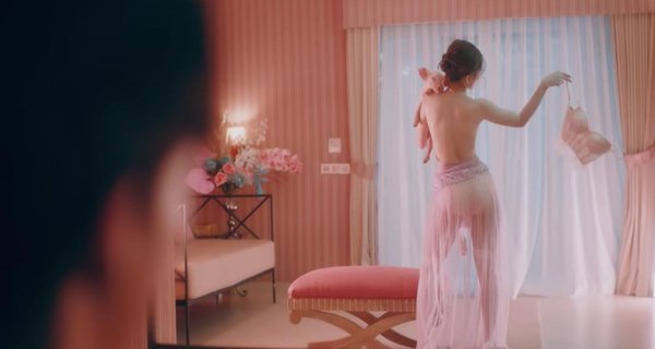 Những MV khai thác yếu tố gợi cảm, gợi dục được cho là có khuynh hướng ngày càng táo bạo.
