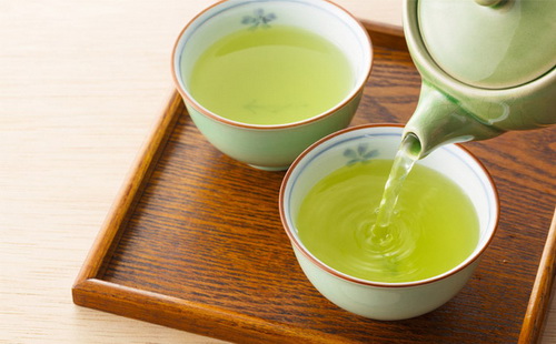 Uống vài ly trà xanh mỗi ngày sẽ có lợi cho sức khỏe.