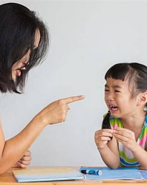 Quát mắng gây ảnh hưởng tới sự phát triển tâm lý của trẻ.