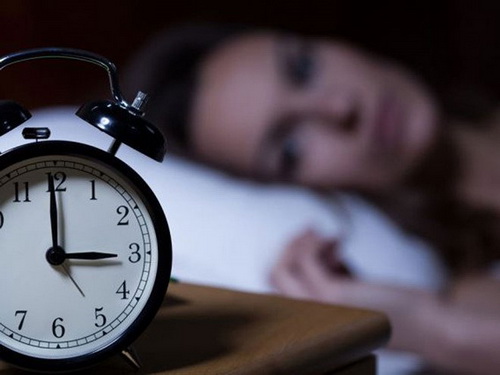 Phụ nữ bước vào giai đoạn tiền mãn kinh thường gặp triệu chứng mất ngủ.