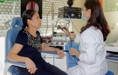 Khi bị viêm mũi, cần đi khám tai mũi họng ngay để tránh khởi phát một đợt viêm xoang mới.