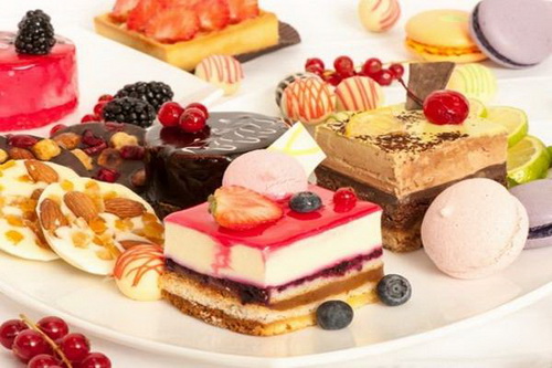 Chưa có bằng chứng khoa học cho thấy ăn nhiều đồ có đường sẽ làm bệnh ung thư nặng hơn.