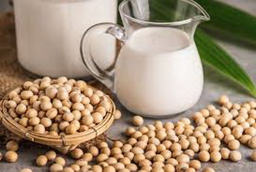 Đậu tương chứa nhiều isoflavones tốt cho phụ nữ tiền mãn kinh.