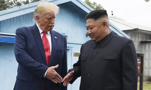 Triều Tiên đe dọa sẽ tặng quà đặc biệt cho phía Mỹ vào lễ Giáng sinh.