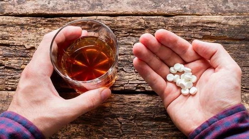 Rượu gây tương tác bất lợi cho thuốc.