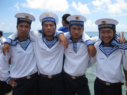 Chiến sĩ trẻ Trường Sa.