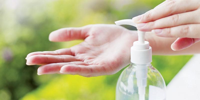 Không lạm dụng nước sát khuẩn tay nhanh.