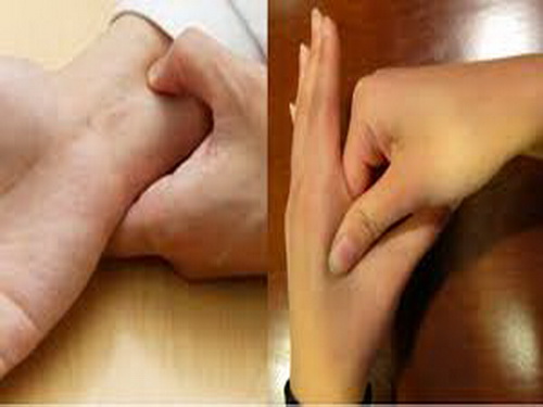 Ấn day huyệt nội quan và huyệt hợp cốc hỗ trợ trị giun đũa.