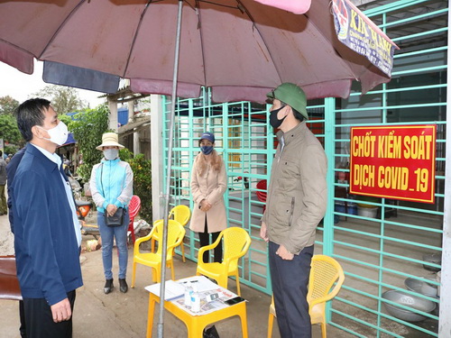 Lãnh đạo TP. Hải Phòng kiểm tra 1 chốt kiểm soát dịch xã Phù Long, huyện Cát Hải.