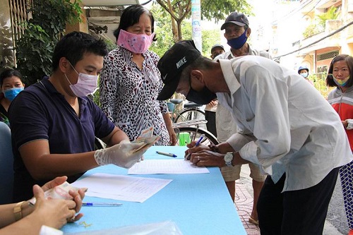 Lao động bị tạm hoãn, chấm dứt hợp đồng đủ điều kiện sẽ được hỗ trợ. (ảnh minh họa)