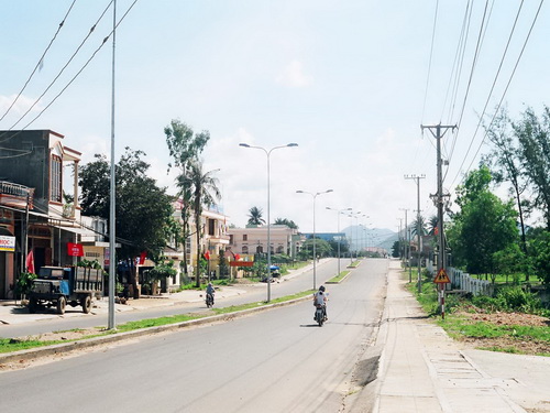 Đoạn Quốc lộ 25 qua cửa ngõ phía Nam của thị xã Ayun Pa.