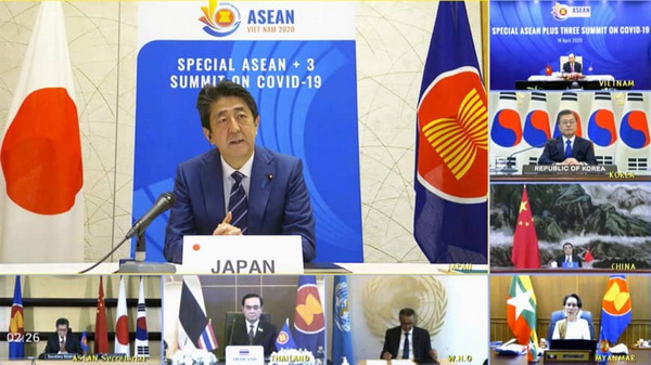 Thủ tướng Nhật Bản Shinzo Abe thảo luận trực tuyến với các nhà lãnh đạo ASEAN 3 trong Hội nghị thượng đỉnh được tổ chức trực tuyến vào tháng 4/2020.