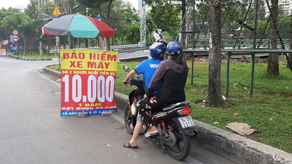 Người dân không nên mua bảo hiểm ôtô, xe máy giá rẻ.