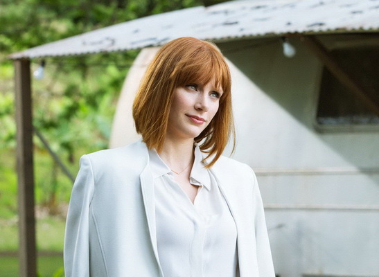 Bryce Dallas Howard trong phim Thế giới khủng long.