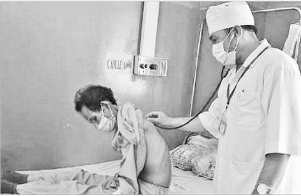 Người bệnh lao cần tuân thủ phác đồ điều trị bệnh.