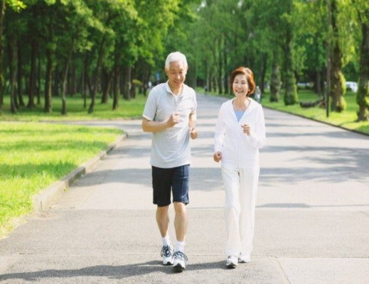 Người cao tuổi tăng cường tập luyện, tốt cho sức khỏe.