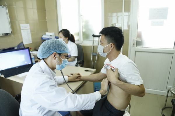 Bệnh nhân tim mạch nên khám thường xuyên.