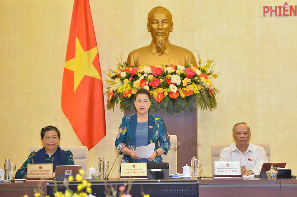 Chủ tịch Quốc hội Nguyễn Thị Kim Ngân phát biểu khai mạc tại phiên họp.