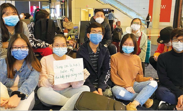 Du học sinh gặp nhiều khó khăn vì COVID-19.